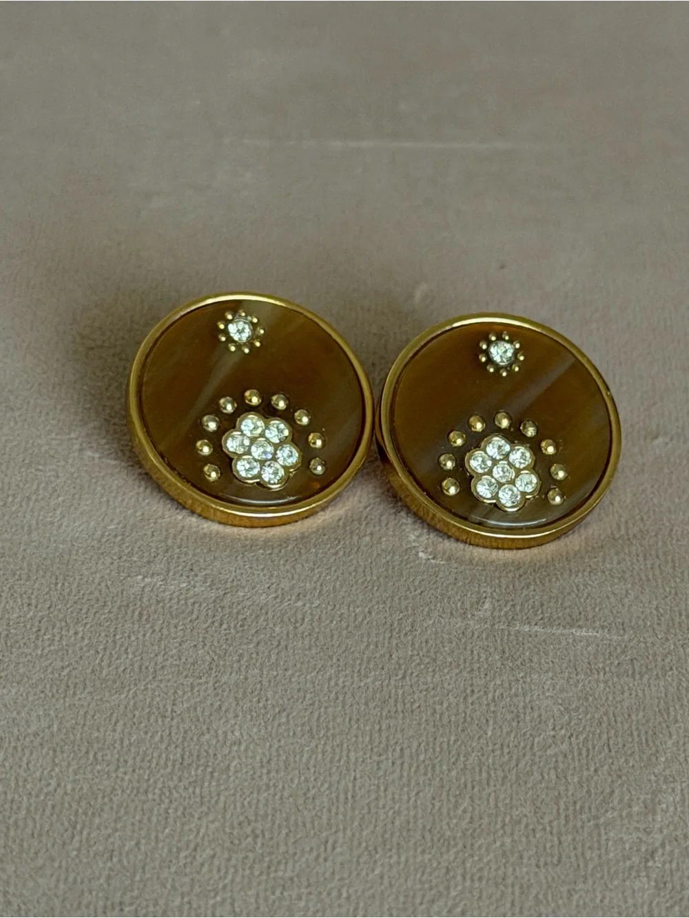 Kate Spade New York “Breeze Along” Round Stud Earrings